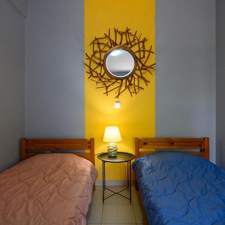 Rea Apartment II "1Minute From The Beach" Kalamata Exteriör bild