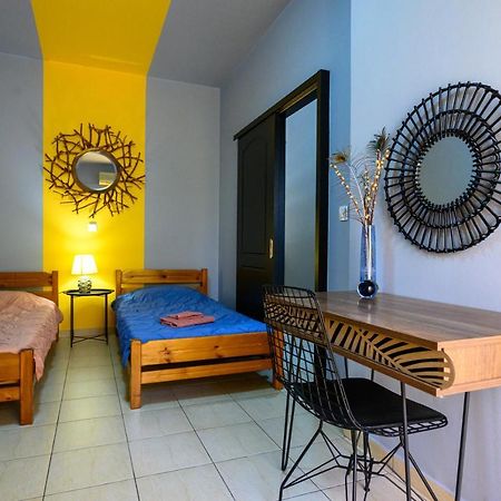 Rea Apartment II "1Minute From The Beach" Kalamata Exteriör bild