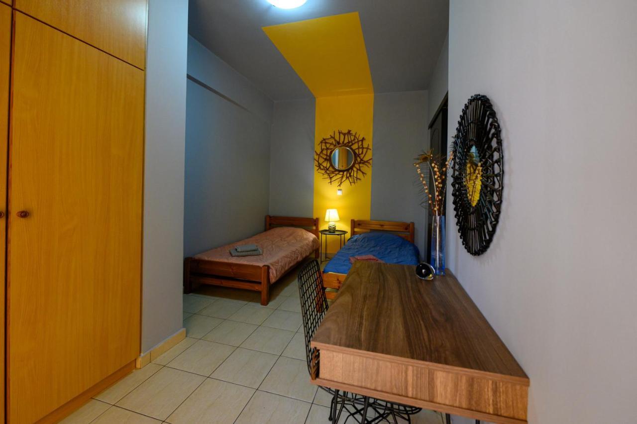 Rea Apartment II "1Minute From The Beach" Kalamata Exteriör bild