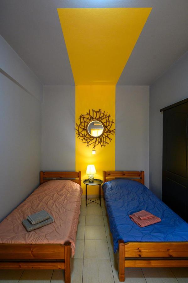 Rea Apartment II "1Minute From The Beach" Kalamata Exteriör bild