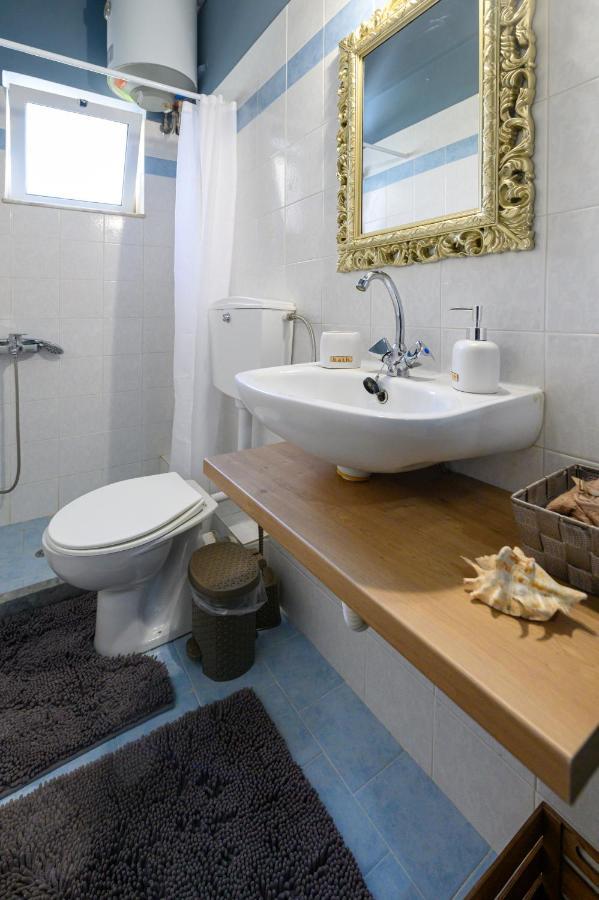Rea Apartment II "1Minute From The Beach" Kalamata Exteriör bild
