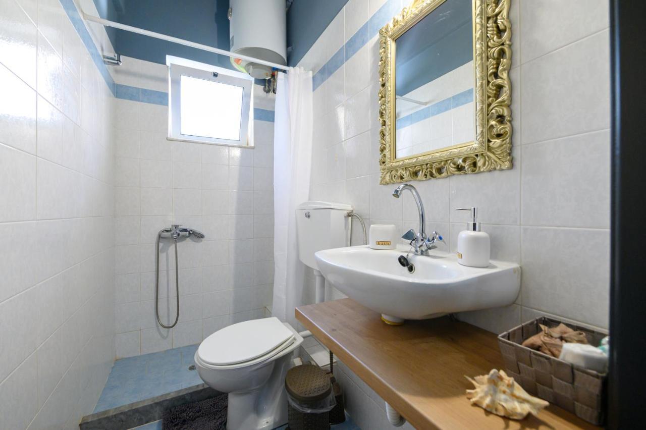 Rea Apartment II "1Minute From The Beach" Kalamata Exteriör bild
