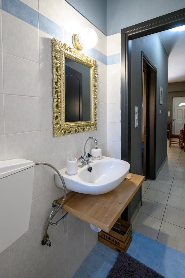 Rea Apartment II "1Minute From The Beach" Kalamata Exteriör bild